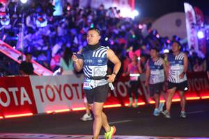 BIB: 588
                            <button type="button" onclick="openModal(23183207)" class="btn btn-primary btn-sm float-right btn-popup" data-toggle="modal" data-target=".modal-high-quality">
                        <i class="fas fa-shopping-cart"></i> Add to Cart
                    </button>
                                            <button type="button" onclick="isThisMe(23183207, true)" class="btn btn-success btn-sm float-right btn-popup btn-isme hidden" data-toggle="tooltip" data-placement="bottom" title="นี่คือรูปของคุณใช่ไหม คลิกที่นี่เพื่อเอาเข้าอัลบั้ม">
                        <i class="fas fa-plus"></i> Add to album
                    </button>
                    <button type="button" onclick="isThisMe(23183207, false)" class="btn btn-warning btn-sm float-right btn-popup btn-isnotme hidden">
                        <i class="fas fa-ban"></i> Remove from album
                    </button>